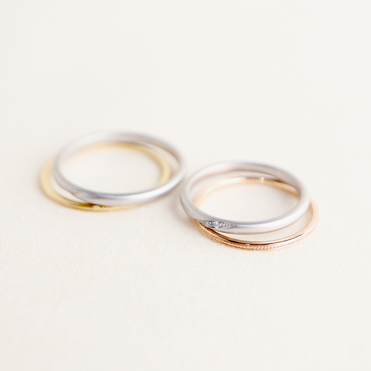 結婚指輪＋寄り添うリング (ミル打ち)