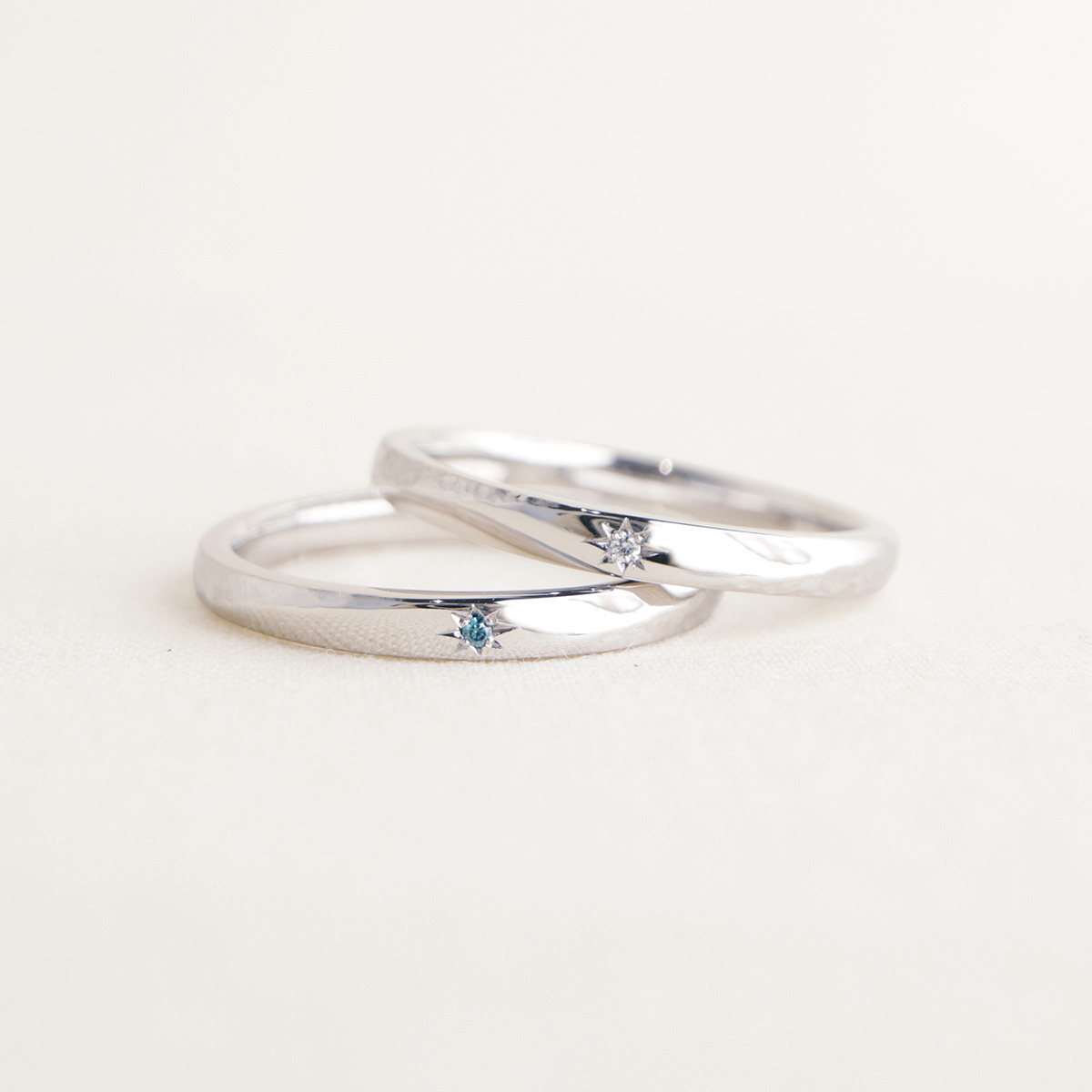 五光留めが映える手作り結婚指輪